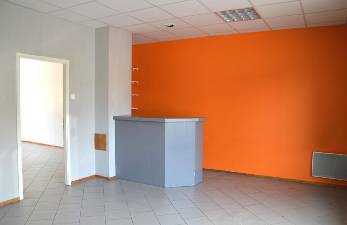 Local commercial — photo 2