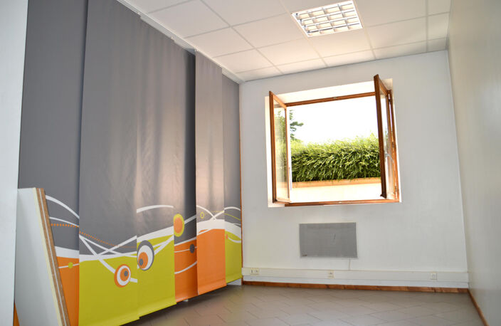 Local commercial — photo 4