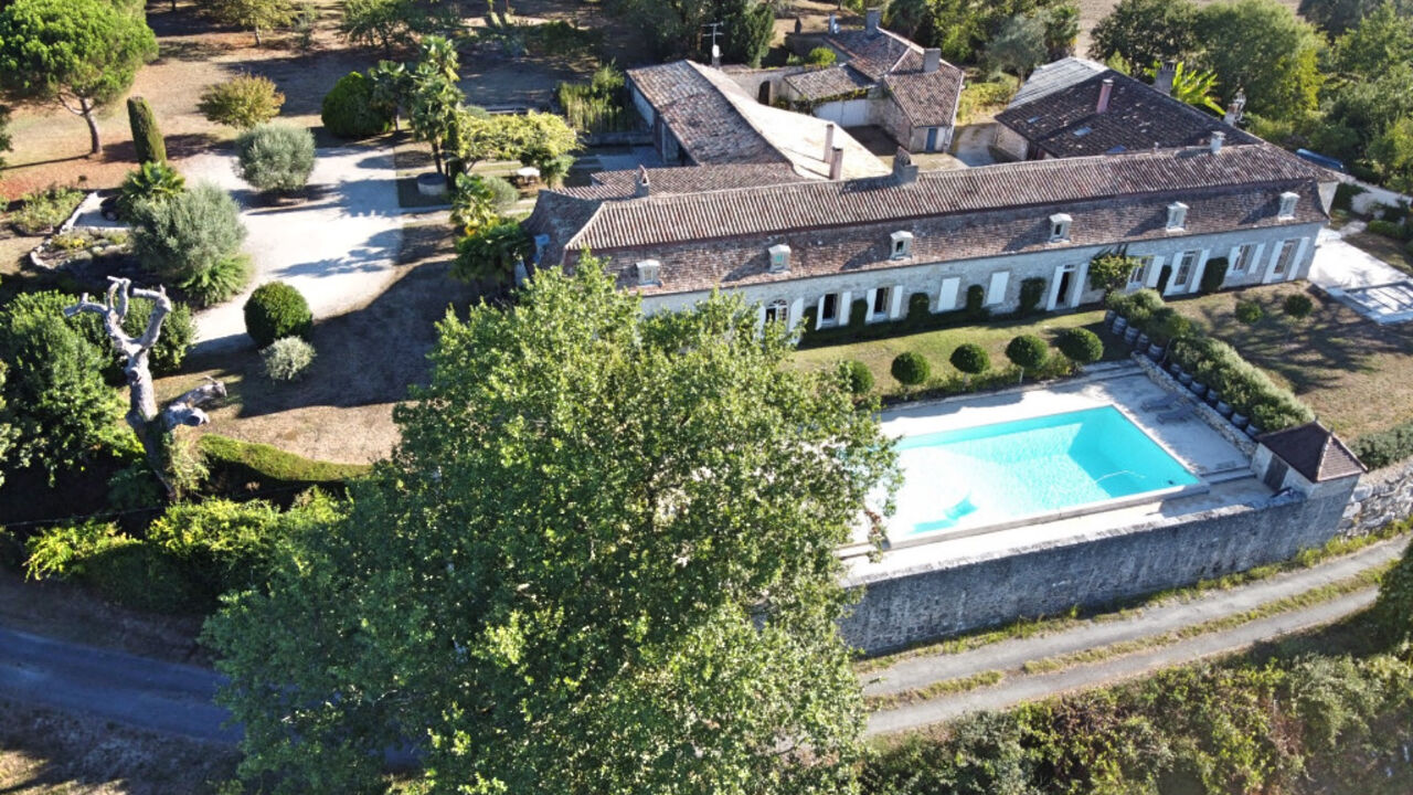 maison 15 pièces 630 m2 à vendre à Bonneville-Et-Saint-Avit-de-Fumadières (24230)