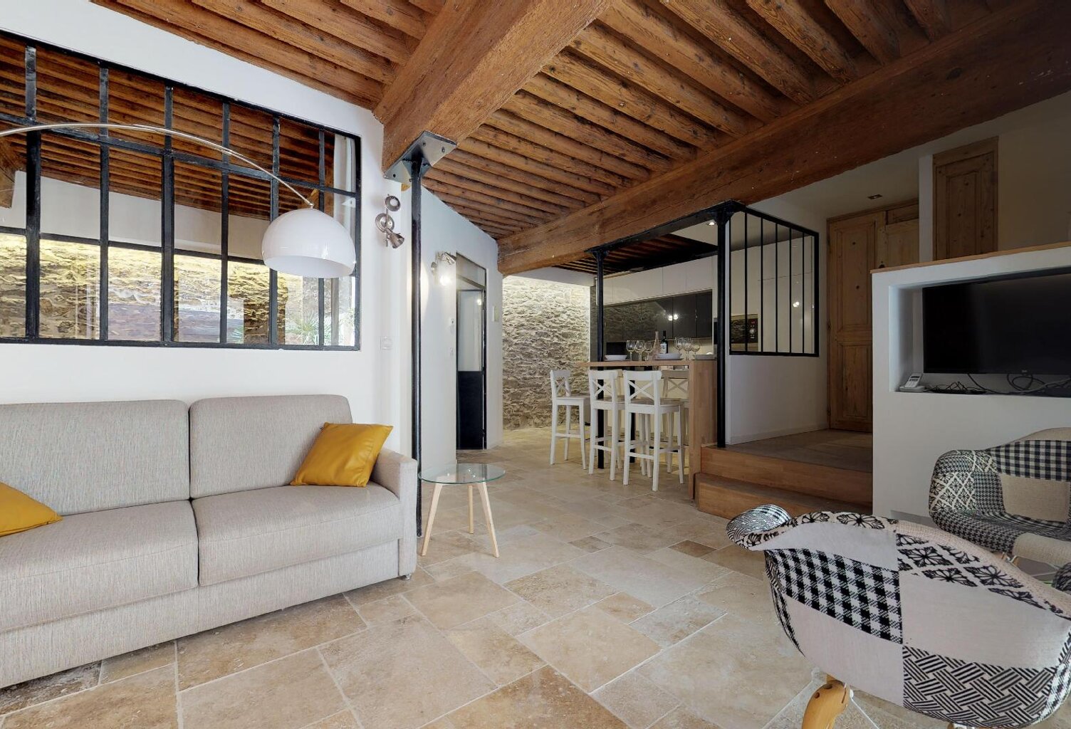 Bel appartement de 65 m² - 2 CH - salon de jardin 45 m² - garage fermé - Lyon 9 - Proche des bords du Saône — photo 1