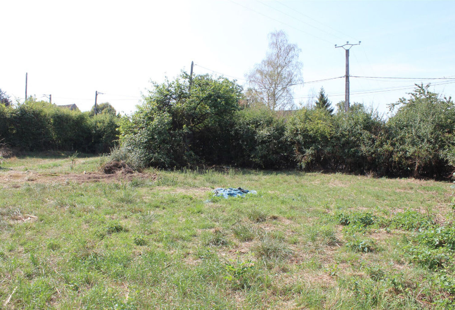 Terrain Venouse 1054 m2 — photo 1