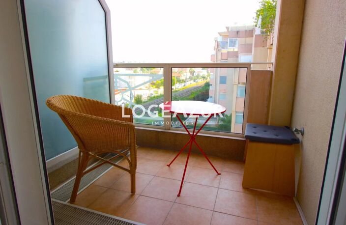 STUDIO MEUBLÉ - GOLFE-JUAN — photo 2