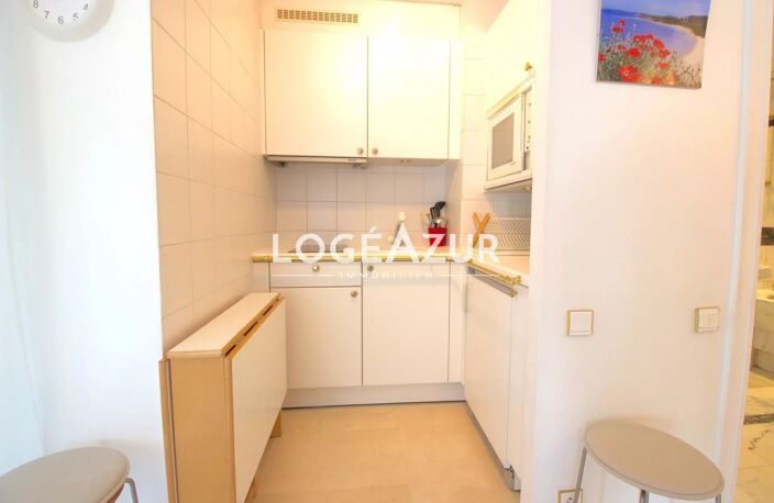 STUDIO MEUBLÉ - GOLFE-JUAN — photo 4