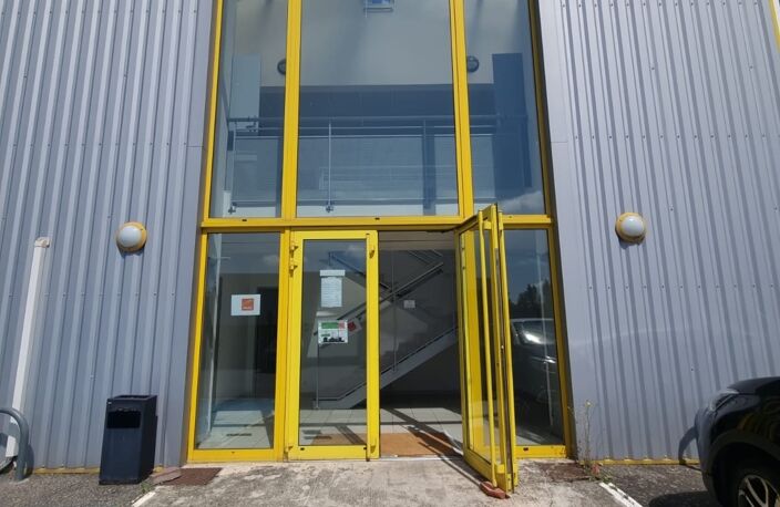 Location bureau 4 pièces 75 m² à Saint-Jean (31240) — photo 2