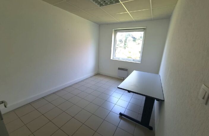Location bureau 4 pièces 75 m² à Saint-Jean (31240) — photo 5