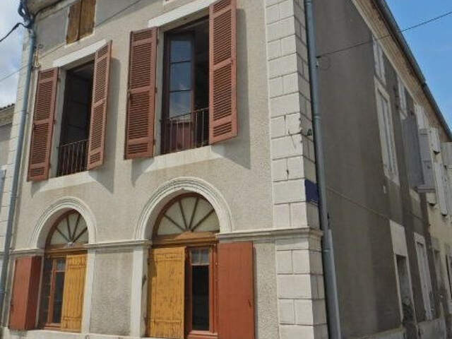  TONNEINS : maison de ville à vendre — photo du bien
