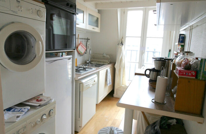 Atelier d'artiste en duplex dernier étage. — photo 3