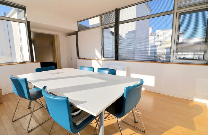 2 pièces 54 M2 DERNIER ETAGE  avec terrasse — photo 4