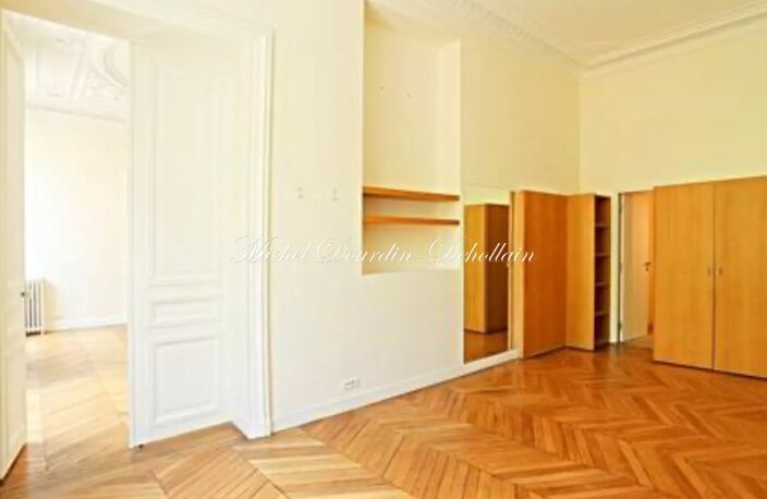 pr Esplanade des Invalides, 6p, 180m2, 2eme et. — photo 4