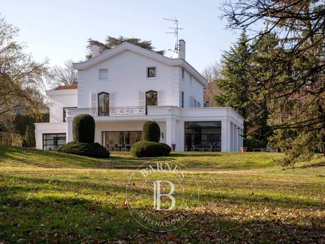 Bien vendu // Champagne-au-Mont-d’Or - Propriété d’exception de 482 m² - Terrain d’1,38 ha - 7 chambres — photo du bien