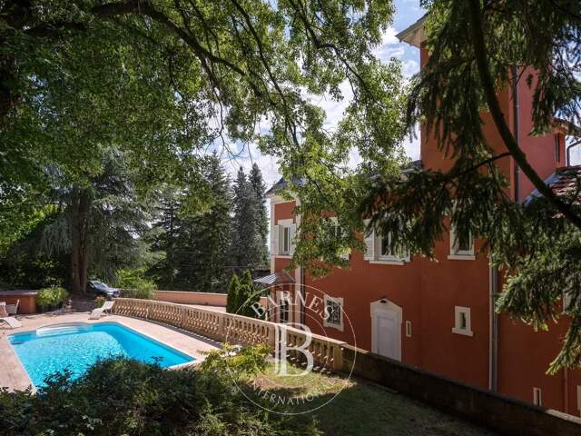Bien vendu // Saint Didier au Mont d'Or - Maison de charme de 200m² - Terrain 2137m² - 5 chambres — photo du bien