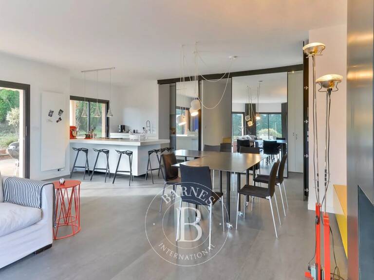 Bien vendu // Collonges-au-Mont d'Or - Maison de 170 m² - 5 Chambres - Garage - Terrain de 1300m² — photo 1