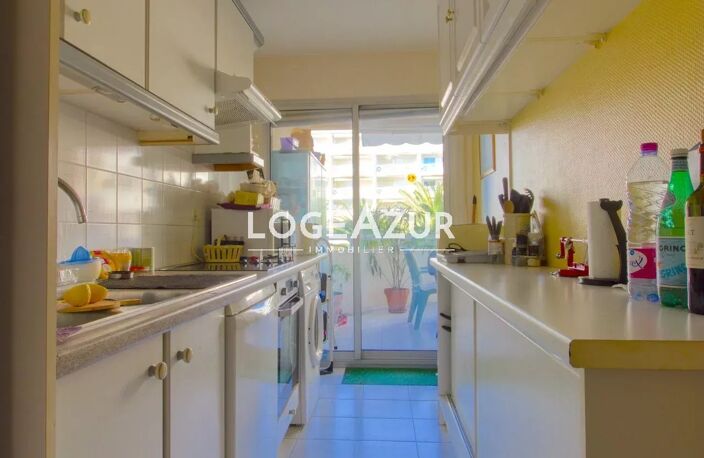 JUAN LES PINS - APPARTEMENT 2 CHAMBRES - 2 PARKING - 1 CAVE - PI — photo 4