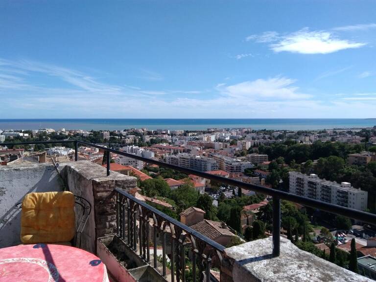 CAGNES SUR MER, HAUT-DE-CAGNES. maison de village,3 chambres, terrasse, vue mer exceptionnelle. — photo 1