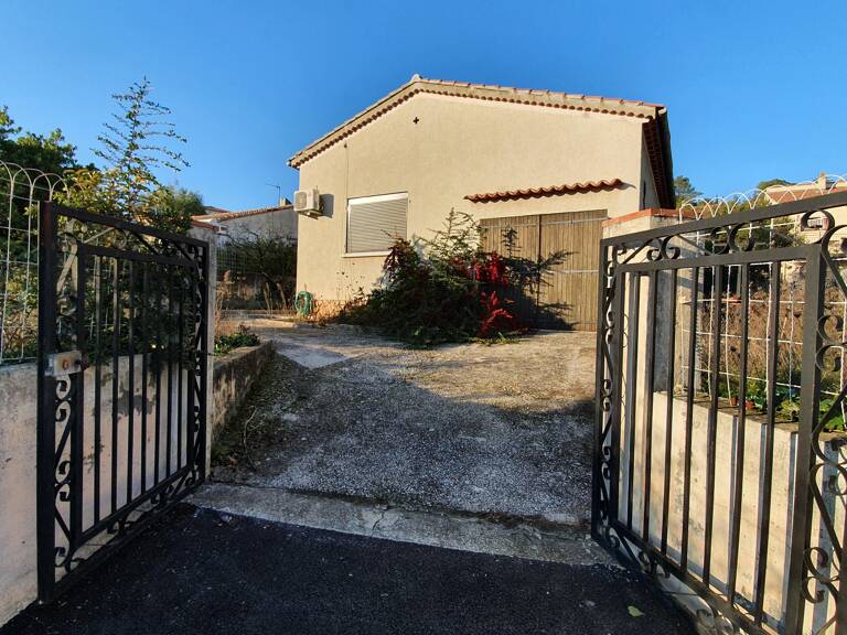 PIERREFEU-DU-VAR — photo 1
