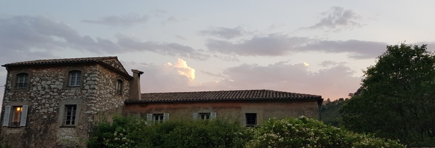 Maison 5 Pièces 260 m² à louer à Peille (06440)