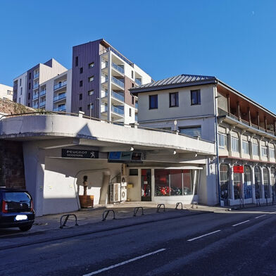 Commerce  475000 €