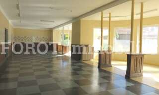 Commerce 1 Pièce 122 m² à louer à Saint-Agrève (07320)