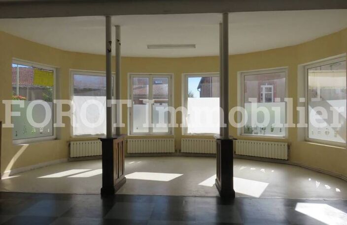local commercial — photo 2