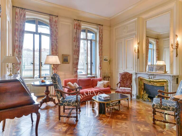 Bien vendu // Lyon 6 - Quai de Serbie - Appartement bourgeois de 213 m² à Lyon 6 - Cave - 4 chambres — photo 1