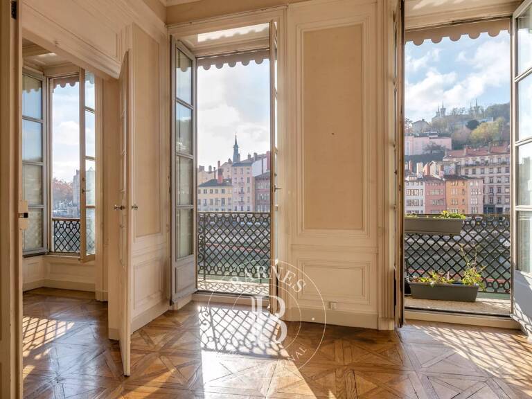 Bien vendu // Lyon 1 - Saint Vincent - Appartement T3 de 119 m² - 1 chambre - Cave - Garage — photo 1