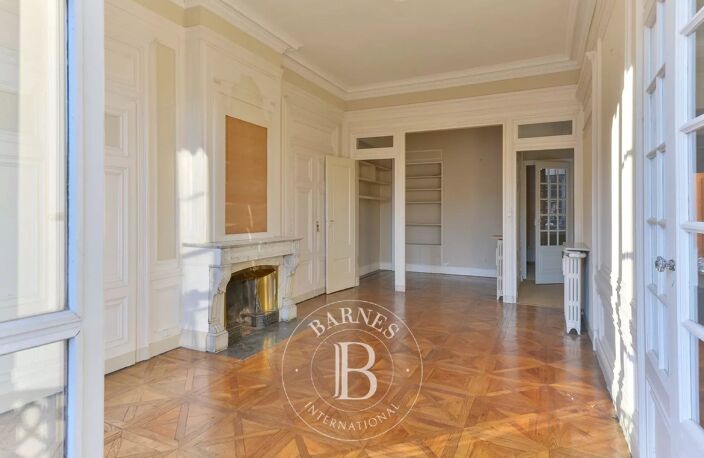 Bien vendu // Lyon 1 - Saint Vincent - Appartement T3 de 119 m² - 1 chambre - Cave - Garage — photo 5