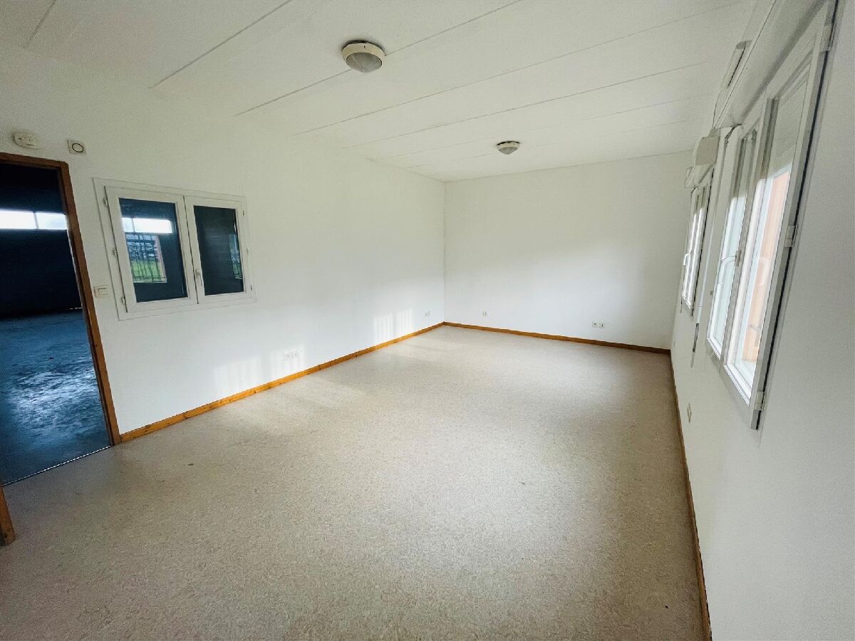 Photo Location Local commercial à Chatillon sur Chalaronne image 3/4