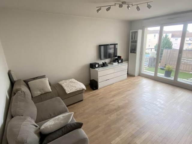 Grand appartement à acheter avec balcon à Villiers-Sur-Marne — photo du bien