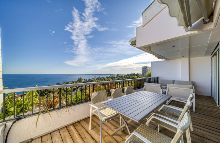 BASSE CALIFORNIE T4 DE 140M2 REFAIT A NEUF VUE MER — photo 3
