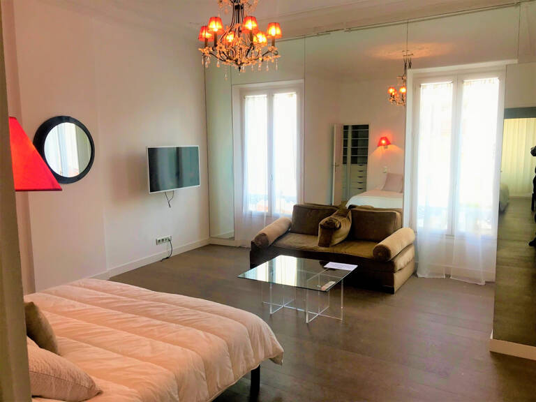 CANNES CENTRE VILLE T4 LUMINEUX DE 150M2 SUD 2MN MER — photo 1