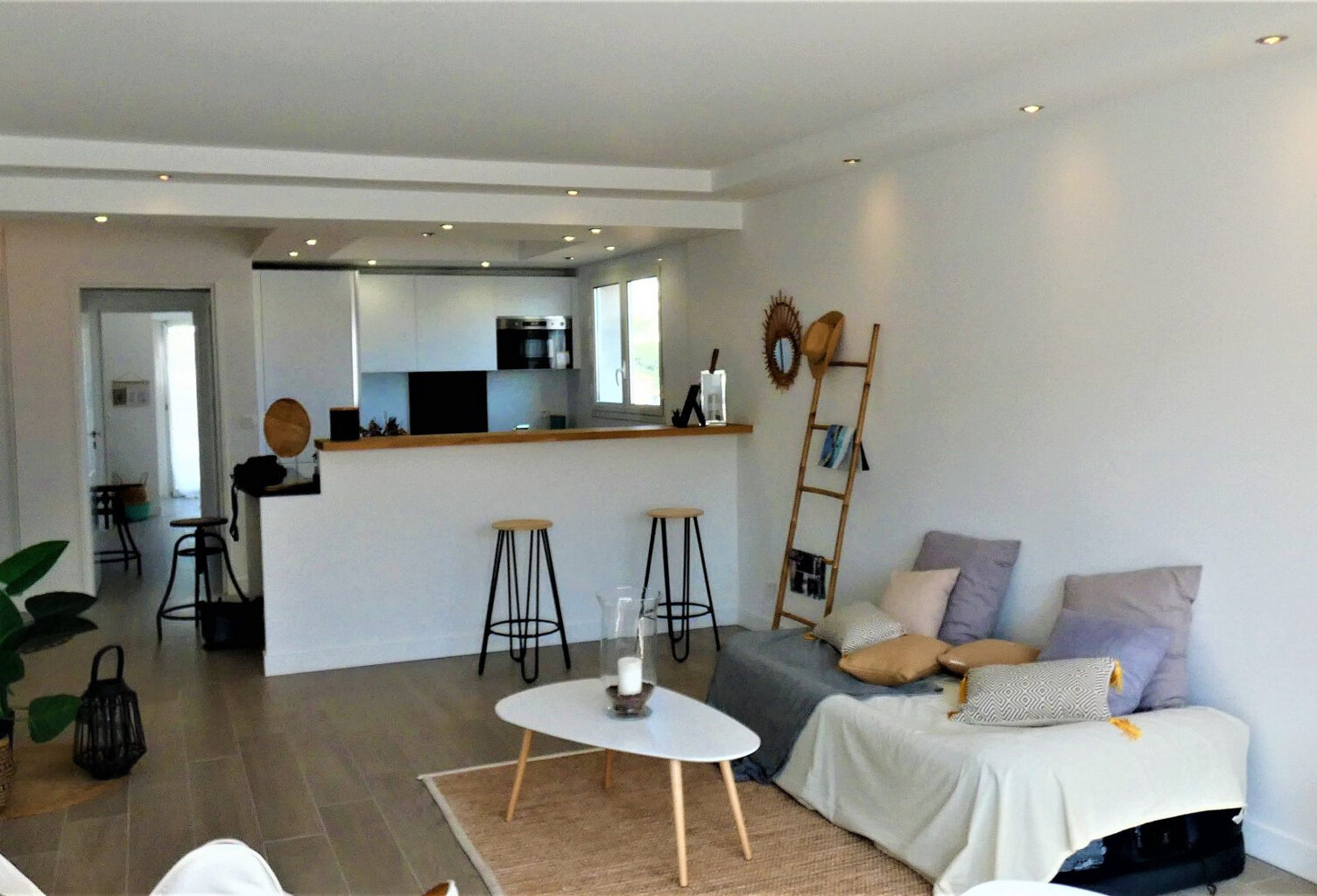 CANNET T3 VUE COLLINES 340000EUR — photo 1