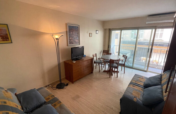 CANNES CENTRE  APPARTEMENT SUD CARRE D'OR 26M2 — photo 2