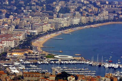 Commerce  392000 €