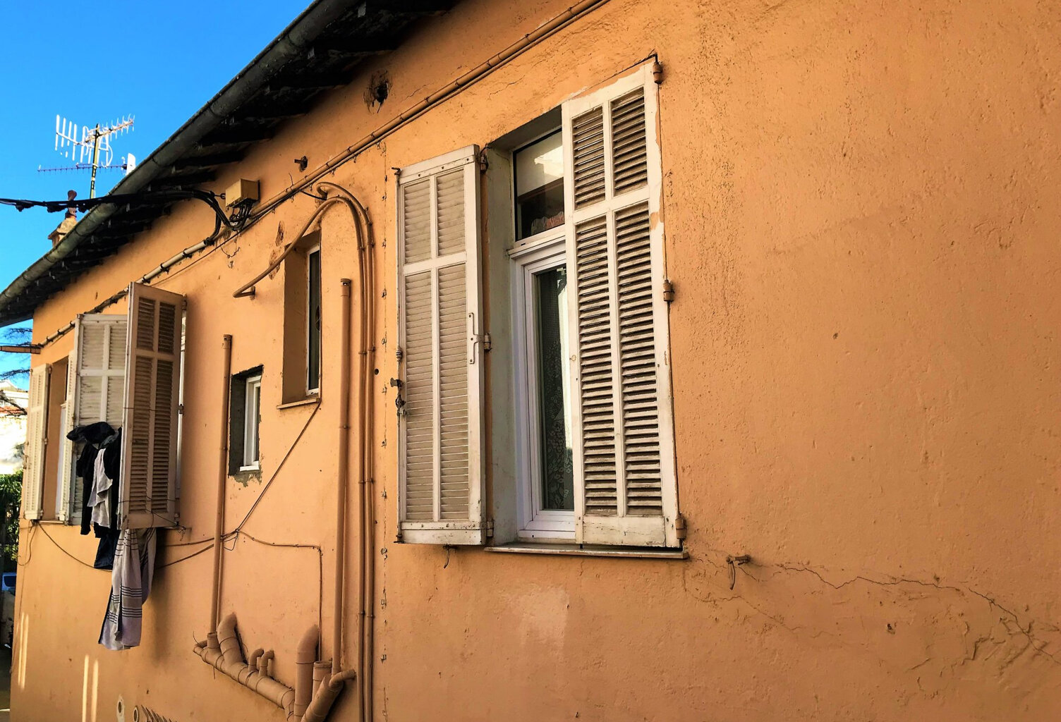 CANNES IMMEUBLE DE RAPPORT 4APTS 7% RENTABILITE 347200EUR — photo 1
