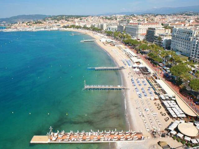 CANNES CROISETTE MUR COMMERCIAUX 67M2 — photo du bien