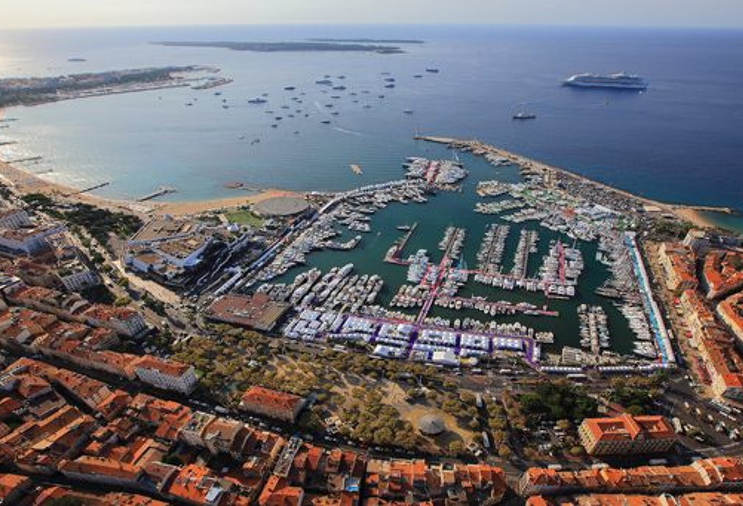 CANNES MURS COMMERCIAUX 91M2 3103EUR/M2 6,5% — photo 1
