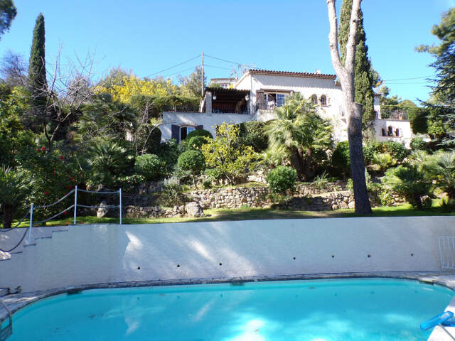 SUPER CANNES VILLA T5 200M2 VUE MER TERRAIN 2644M2 PISCINE — photo du bien