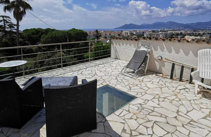 CANNES CROIX DES GARDES VILLA T5 DE 200M2 VUE MER — photo 2