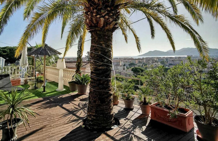 CANNES CROIX DES GARDES VILLA T5 DE 200M2 VUE MER — photo 3