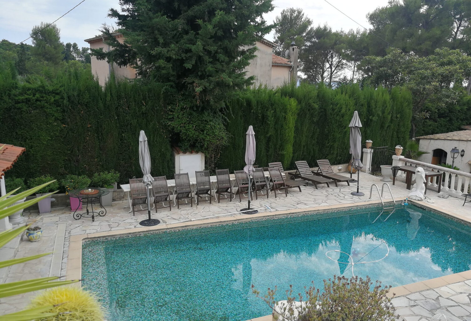 LE ROURET VILLA T6 INDIVIDUELLE DE 235M2 PISCINE  TERRAIN 20 — photo 1