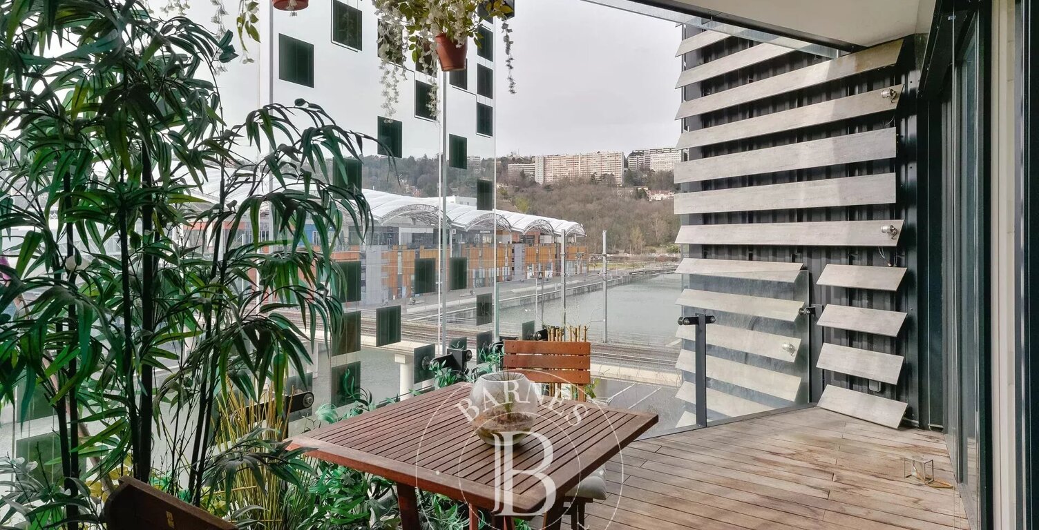 Bien vendu // Lyon 2 - Appartement d'environ 53 m² - Terrasse - Parking - 1 chambre — photo 1