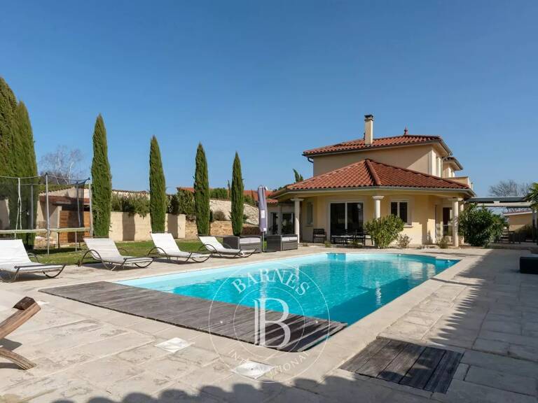 Bien vendu // Montagny - Maison familiale avec piscine - Terrain plat d'environ 1 323 m² - 5 chambres — photo 1