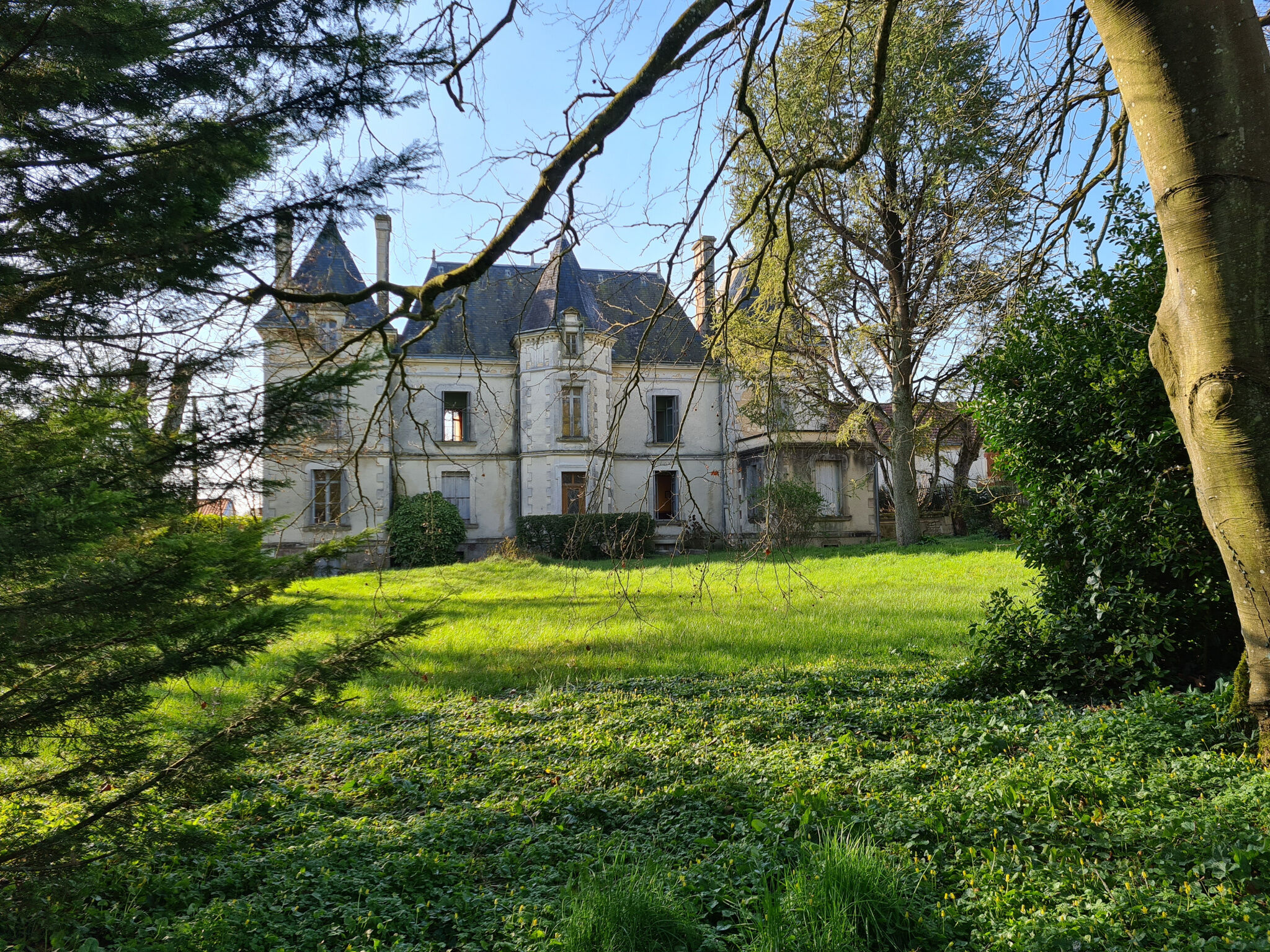 Villa / Maison  T13 à vendre Mauzé-sur-le-Mignon 79210
