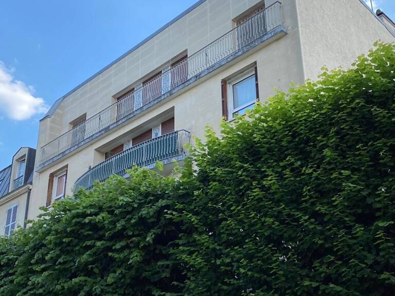 APPARTEMENT AVEC BALCON: — photo 1