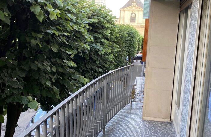 APPARTEMENT AVEC BALCON: — photo 2
