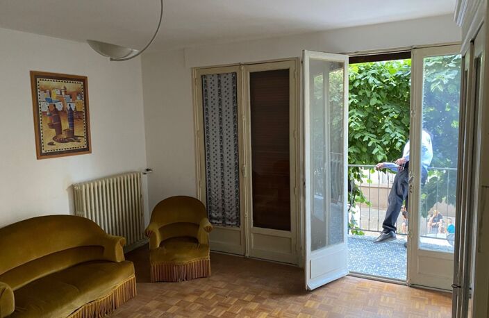 APPARTEMENT AVEC BALCON: — photo 3