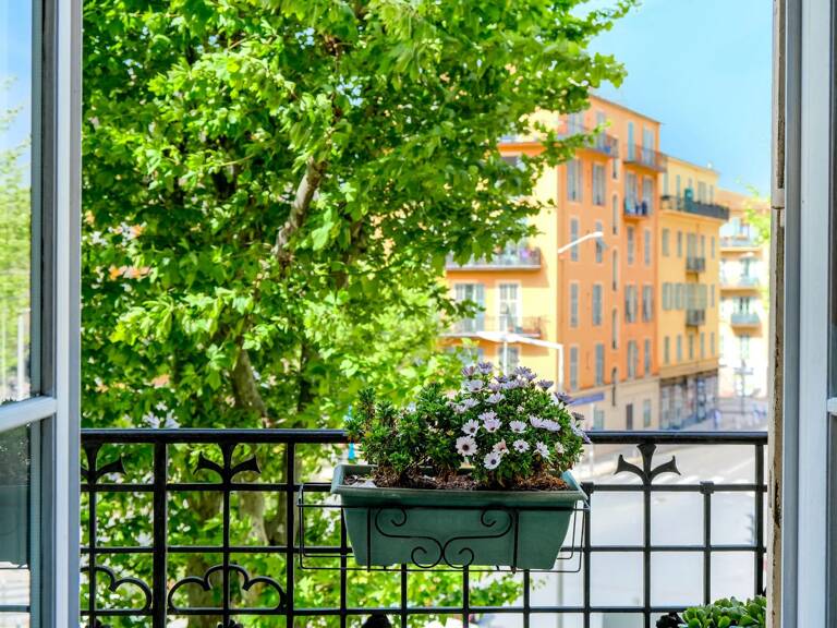 Nice, Le Port, Appartement 3 pièces de 95m2 — photo 1
