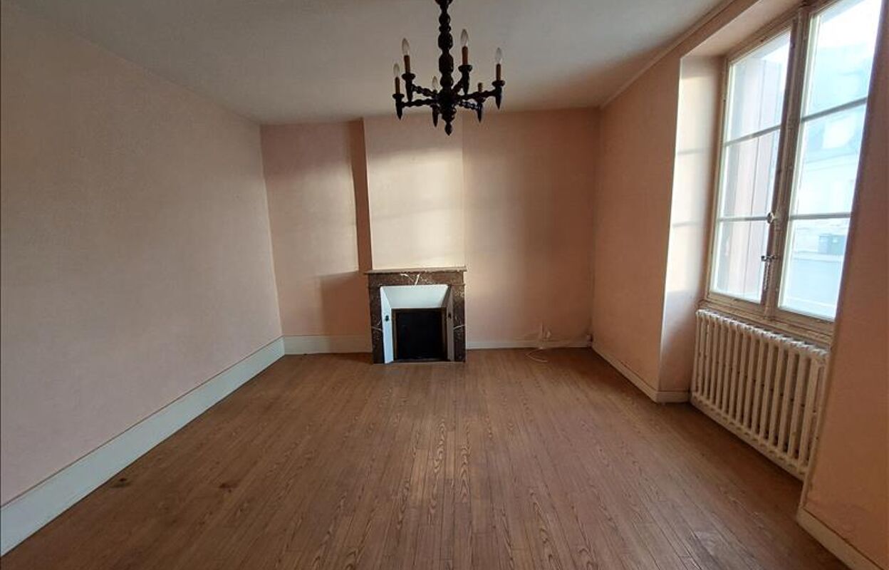 maison 4 pièces 122 m2 à vendre à Saint-Amand-Montrond (18200)