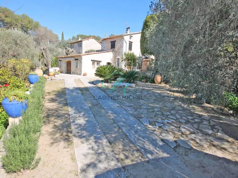ROQUEFORT-LES-PINS - au calme — photo 1