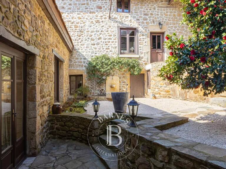 Bien vendu // Saint-Martin-En-Haut  - Maison de charme de 250 m² environ - Terrain de 1,3 Ha - 3 chambres — photo 1